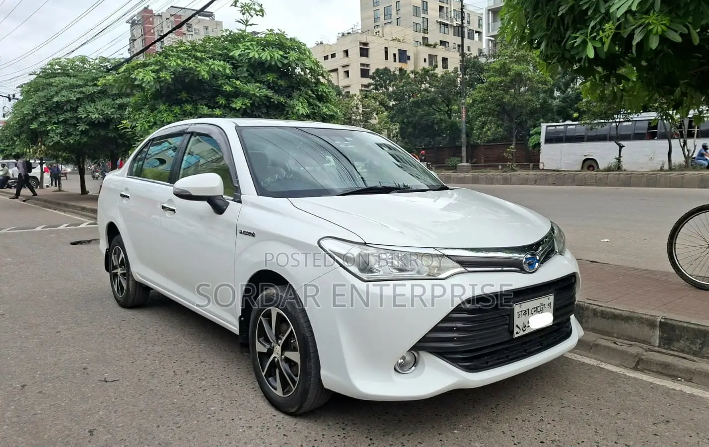 Toyota Axio 1.5 Hybrid 2WD 2017 White
