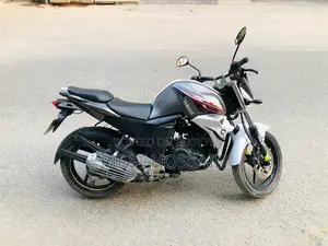 Yamaha FZ 2017 White