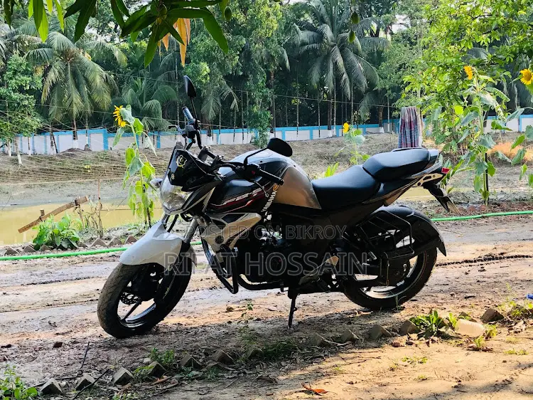 Yamaha FZ 2017 White