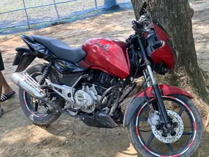 বাজাজ পালসার ১৫০ ২০১৪ লাল