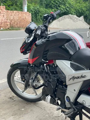 TVS Apache RTR 160 4V 2024 Black