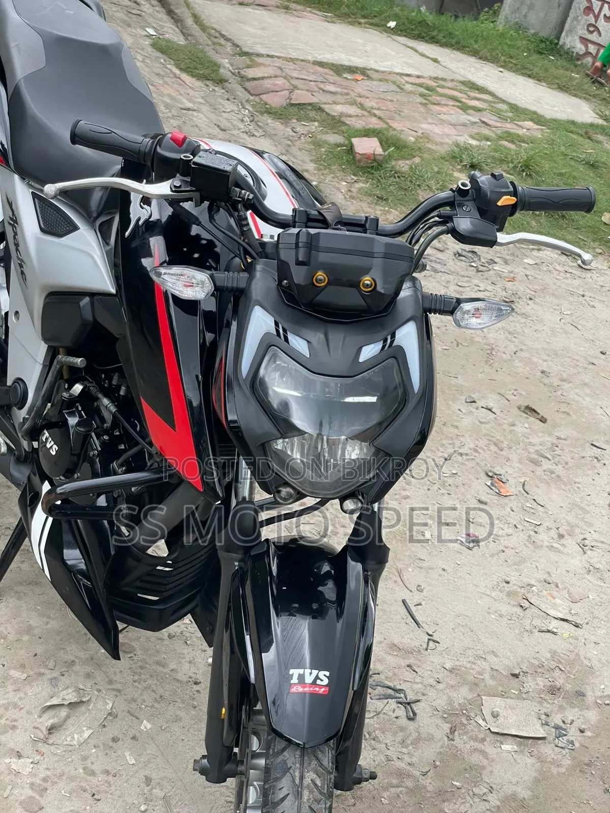 TVS Apache RTR 160 4V 2024 Black