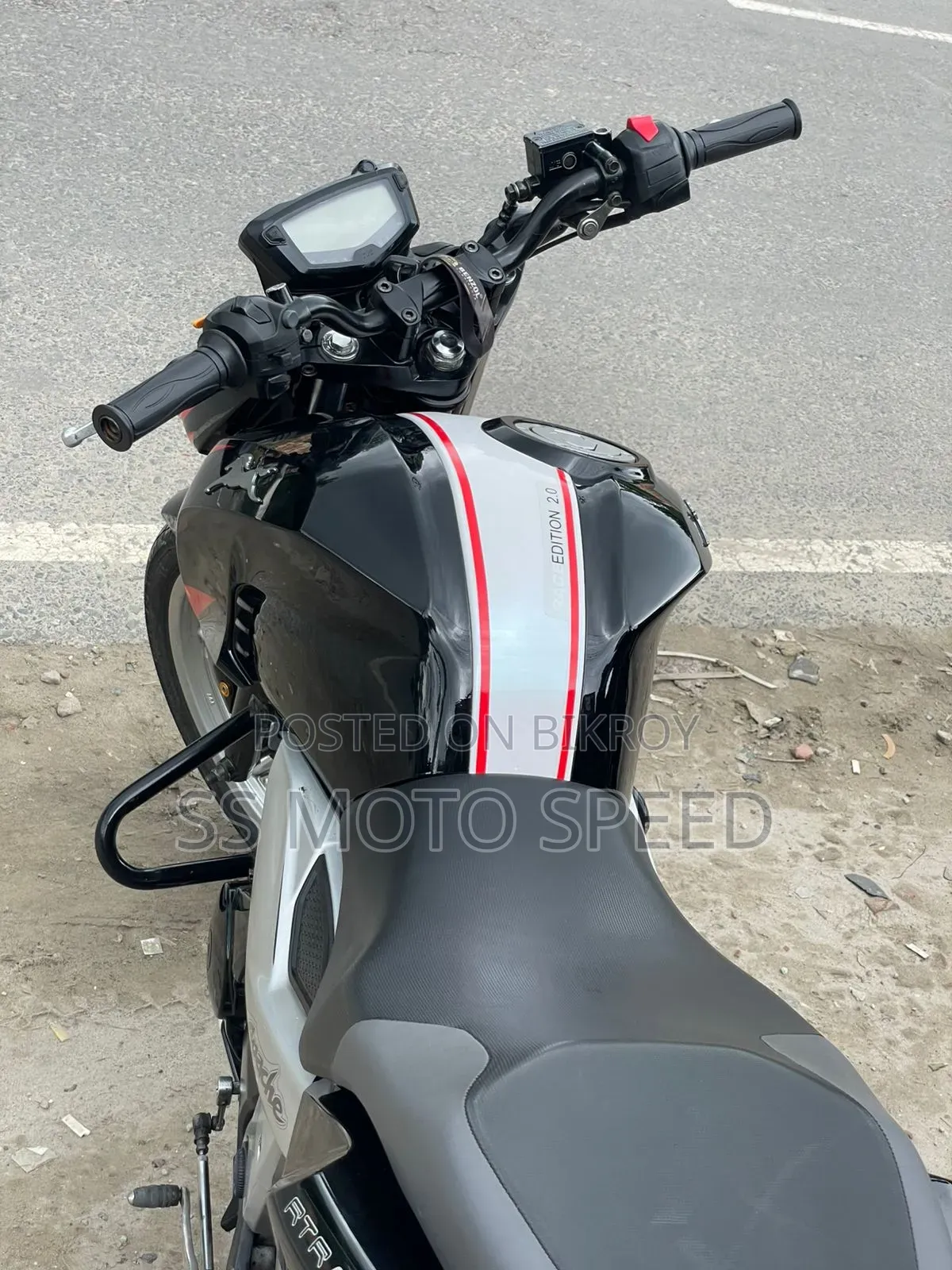 TVS Apache RTR 160 4V 2024 Black