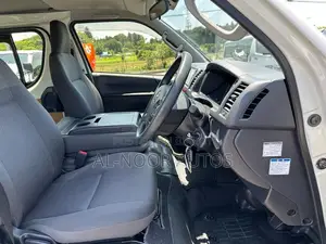 Toyota HiAce 2021 White