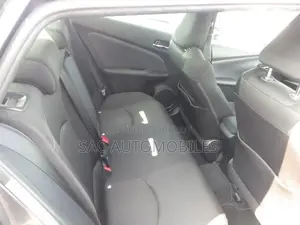 Toyota Prius L FWD 2020 Gray