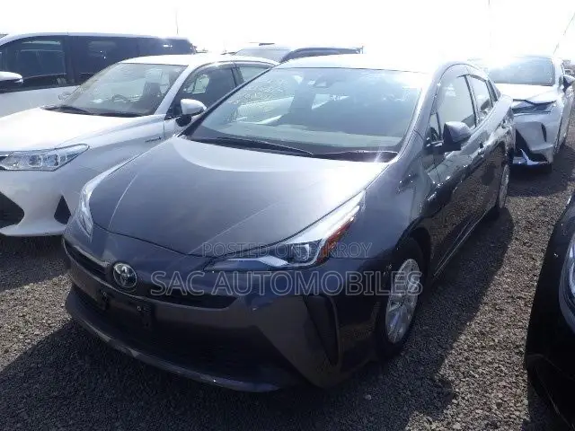 Toyota Prius L FWD 2020 Gray