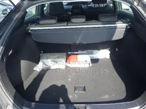 Toyota Prius L FWD 2020 Gray