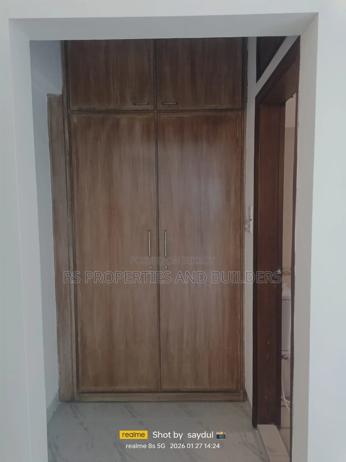 Furnished 3-bedroom Apartment in Bashundhara R/A, Basundhara for sale