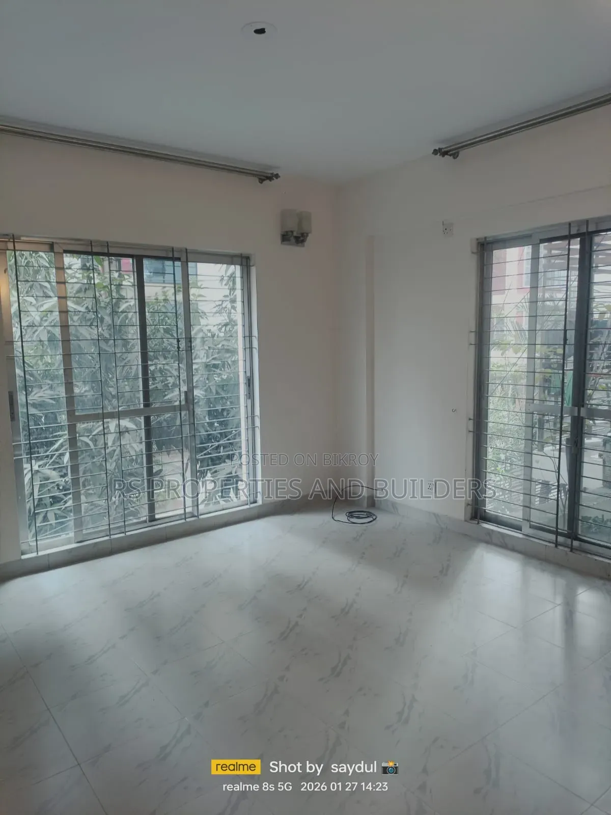 Furnished 3-bedroom Apartment in Bashundhara R/A, Basundhara for sale