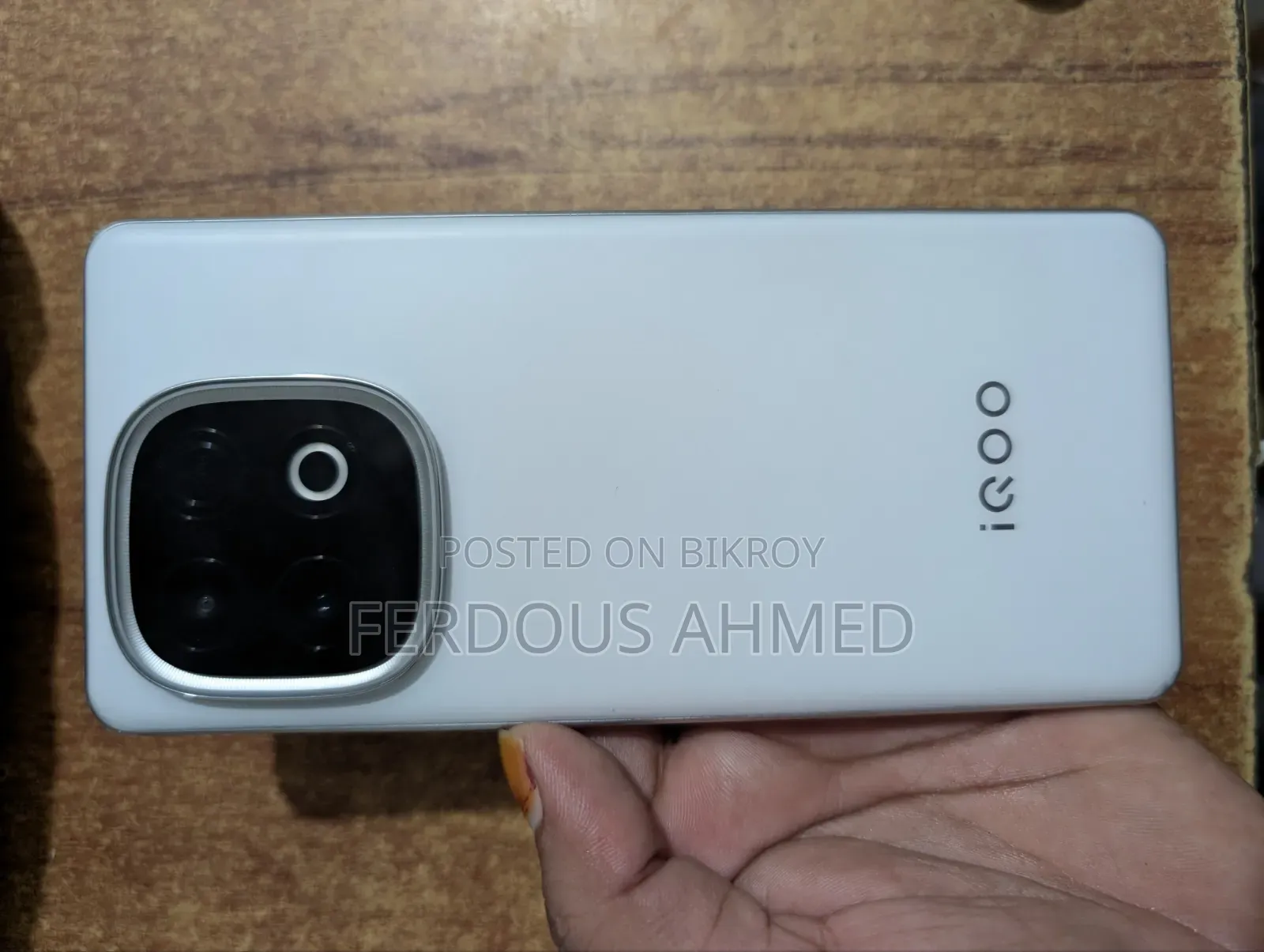 iQOO 256 GB White