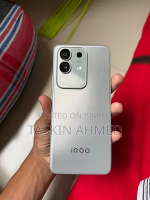 Vivo iQOO Z10x 128 GB Silver