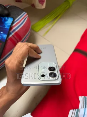 Vivo iQOO Z10x 128 GB Silver