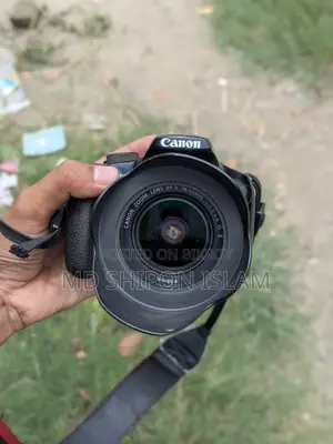 Canon 1300 D