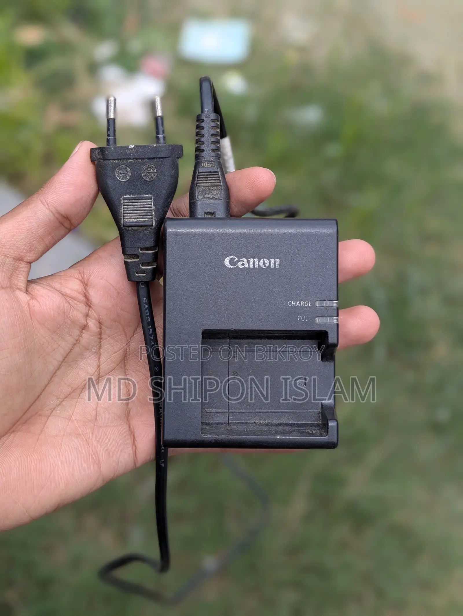 Canon 1300 D