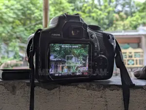 Canon 1300 D