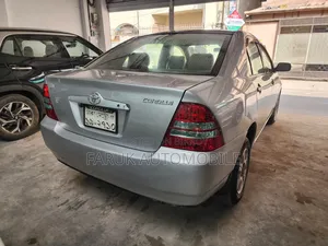 টয়োটা করোলা ২০০১ সিলভার