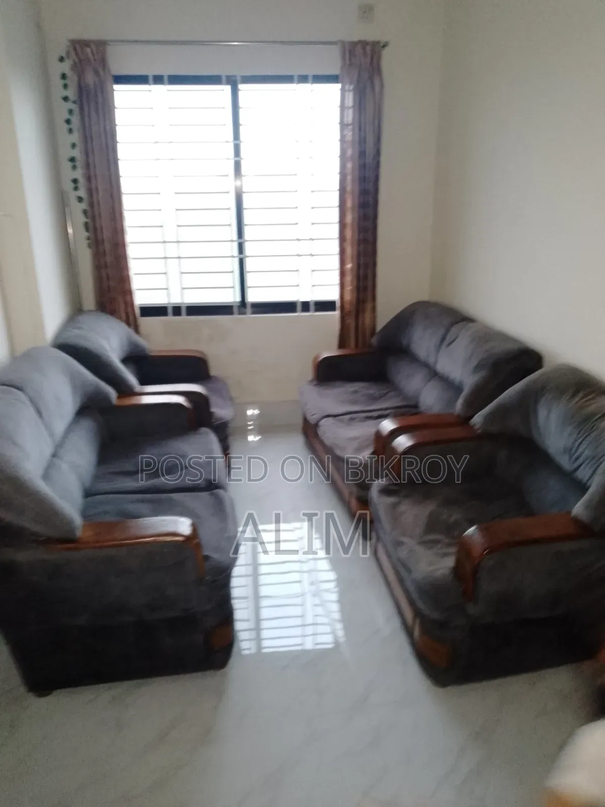 6-seater sofa set only.
