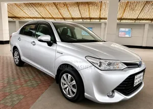 Toyota Axio 1.5 Hybrid 2WD 2015 Silver