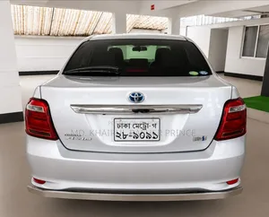 Toyota Axio 1.5 Hybrid 2WD 2015 Silver