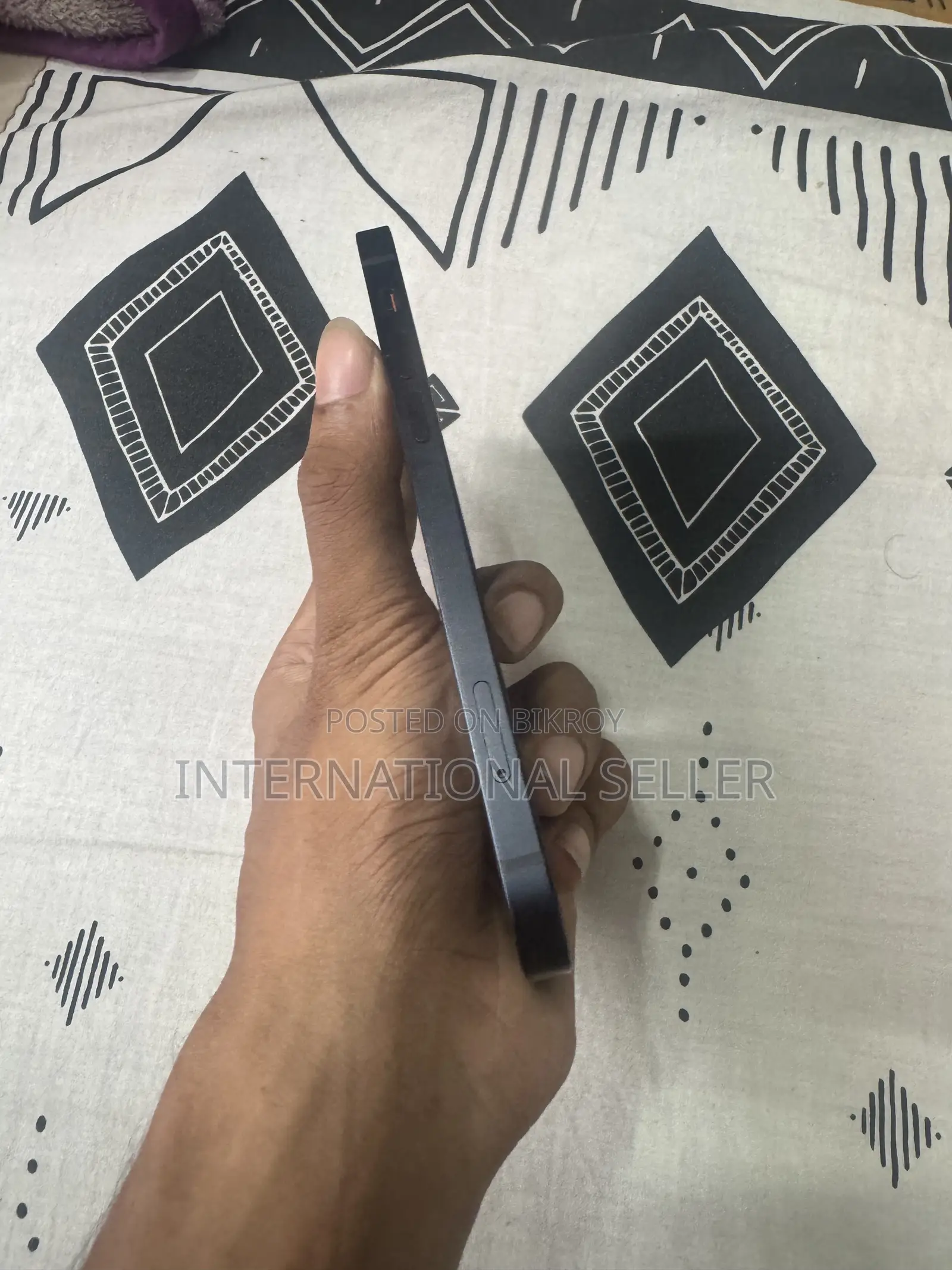অ্যাপল আইফোন ১২ ৬৪ জিবি কালো