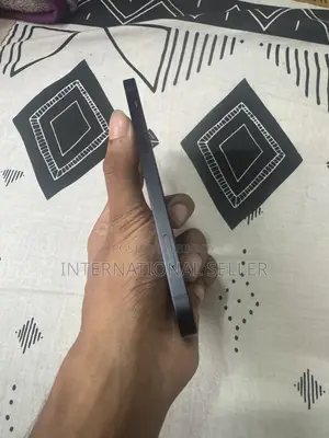 অ্যাপল আইফোন ১২ ৬৪ জিবি কালো