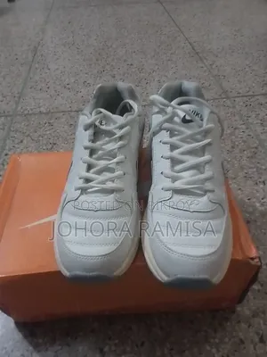 Sports Shoes