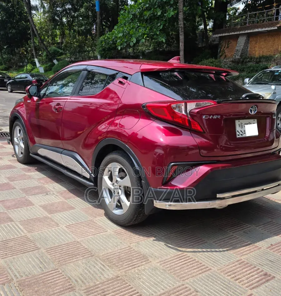 Toyota C-HR 2018 Maroon