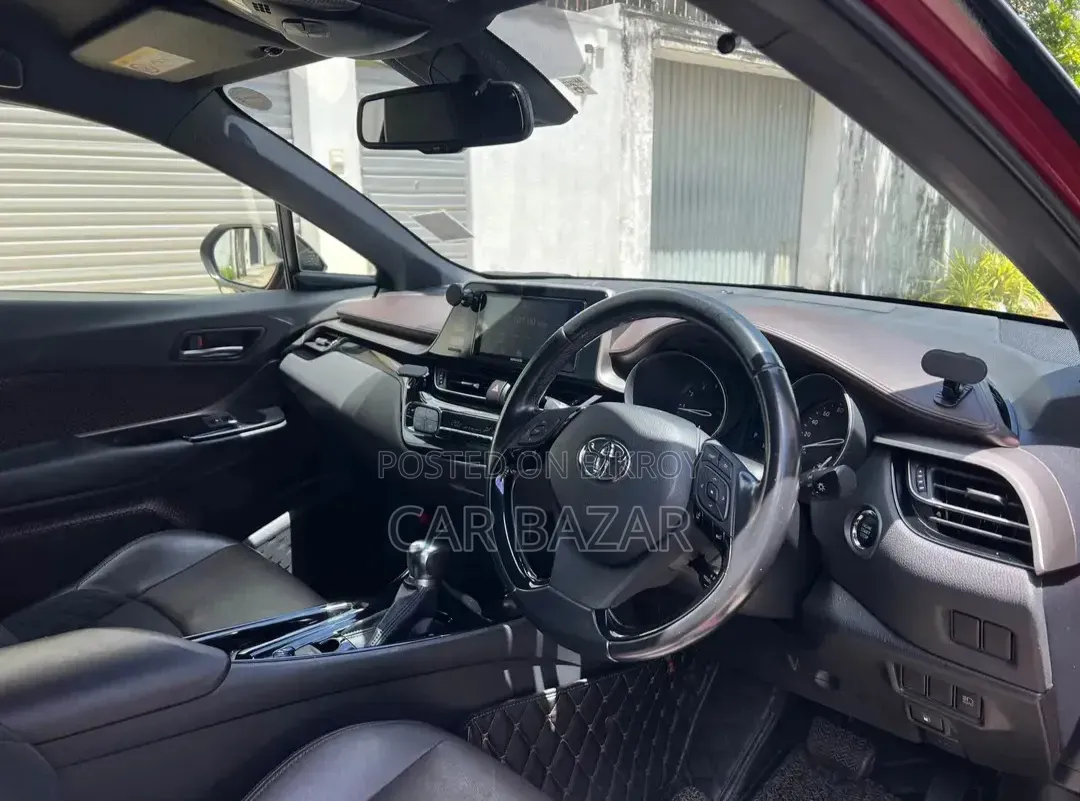 Toyota C-HR 2018 Maroon