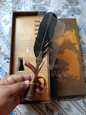 ভিনটেজ ফেদার ইঙ্ক পেন সেট- কালো