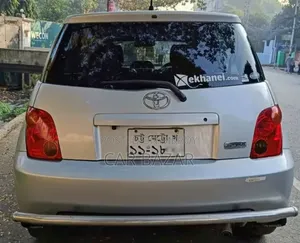 Toyota IST 2004 Silver