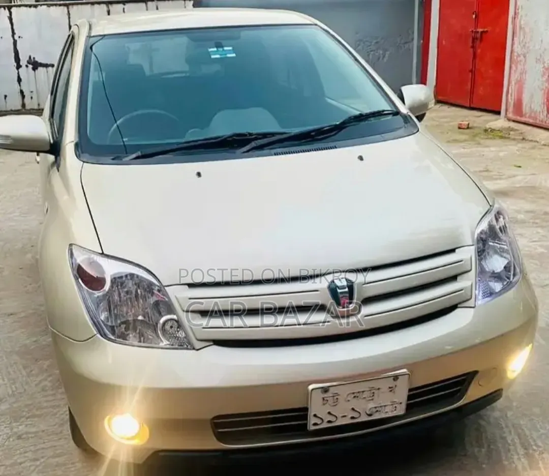 Toyota IST 2003 Gold