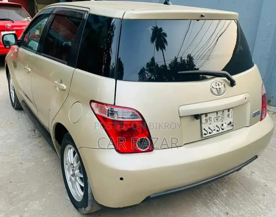 Toyota IST 2003 Gold