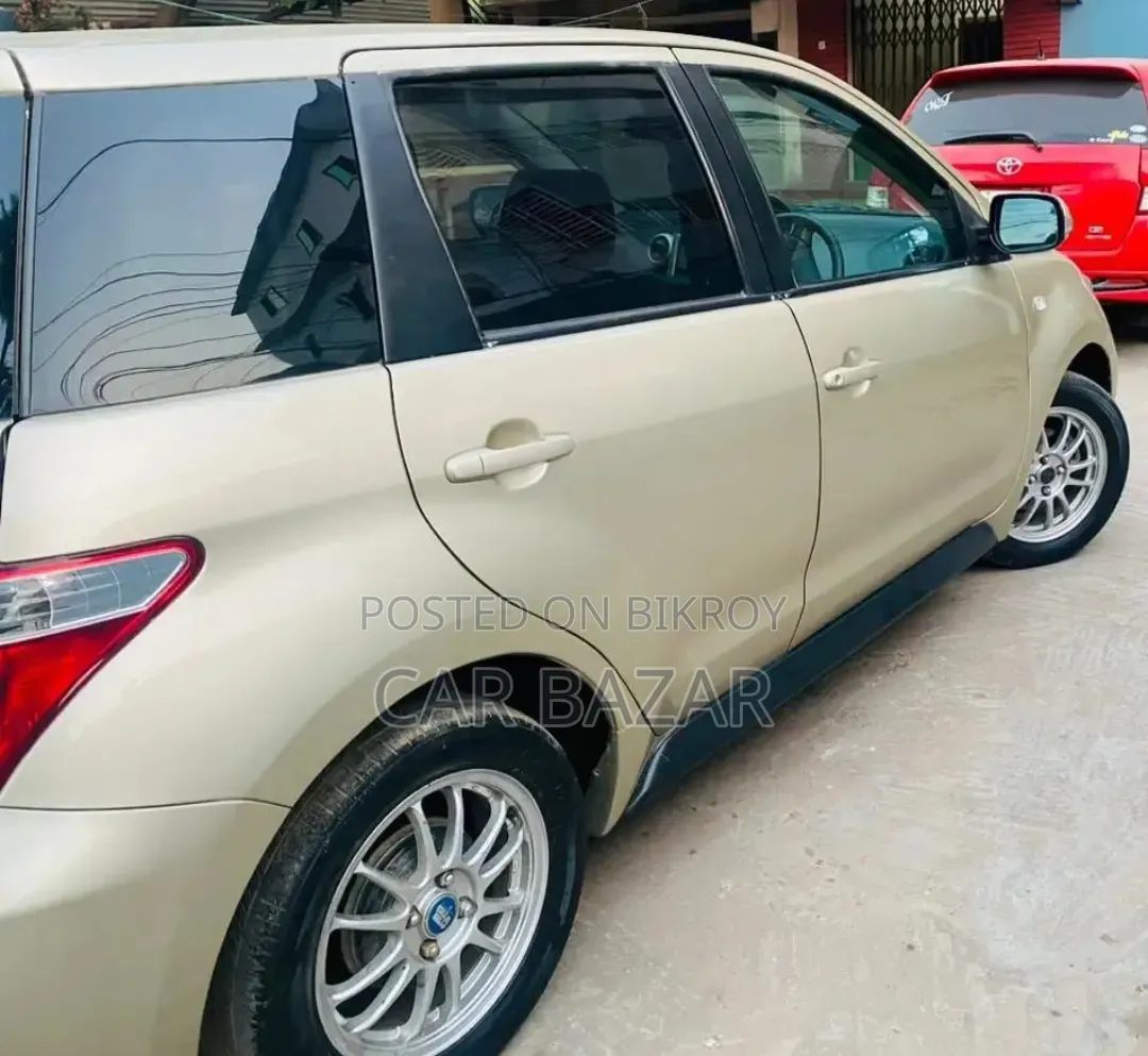 Toyota IST 2003 Gold