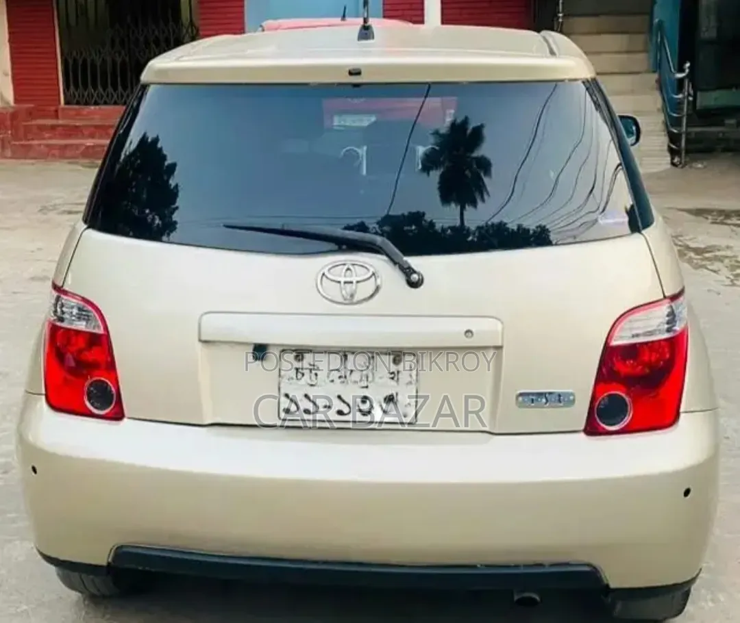 Toyota IST 2003 Gold