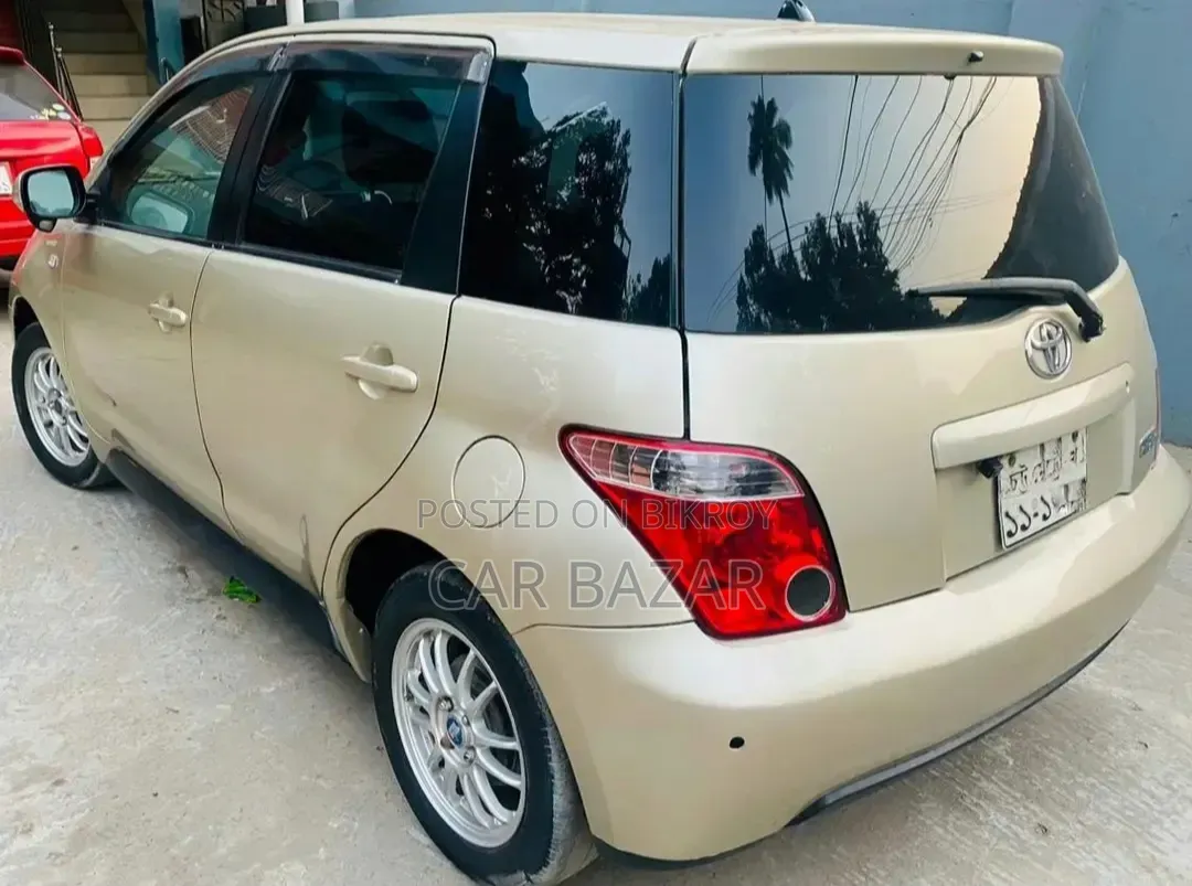 Toyota IST 2003 Gold