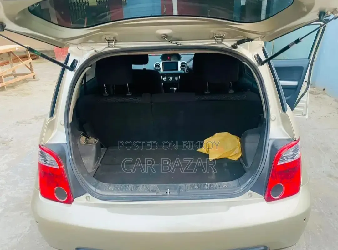 Toyota IST 2003 Gold