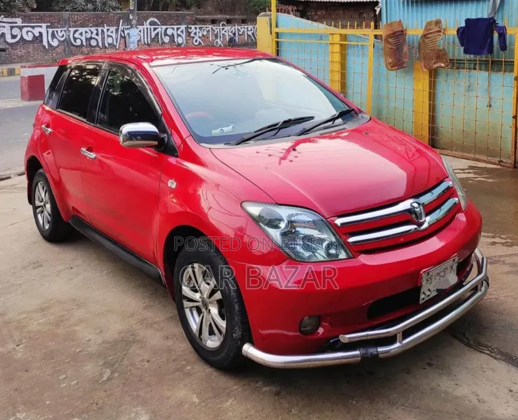 টয়োটা আইএসটি ২০০৫ লাল