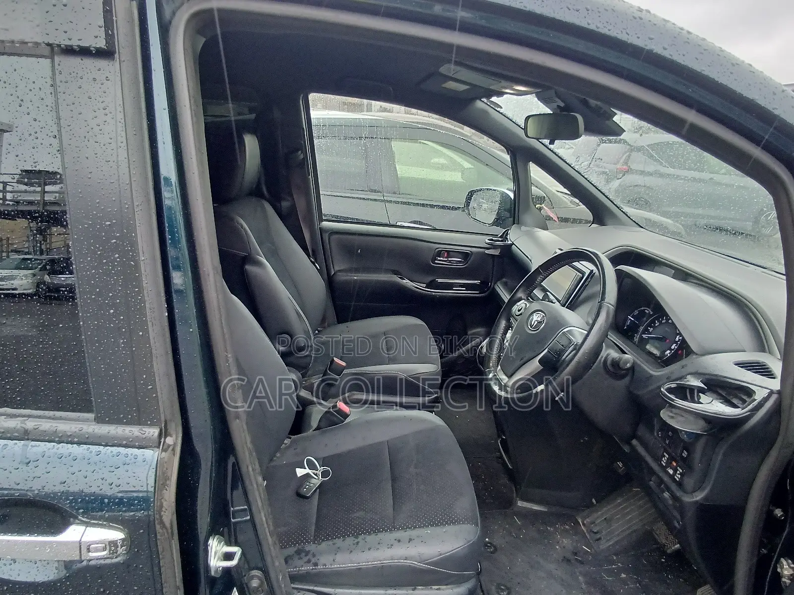 Toyota Voxy 2021 Blue