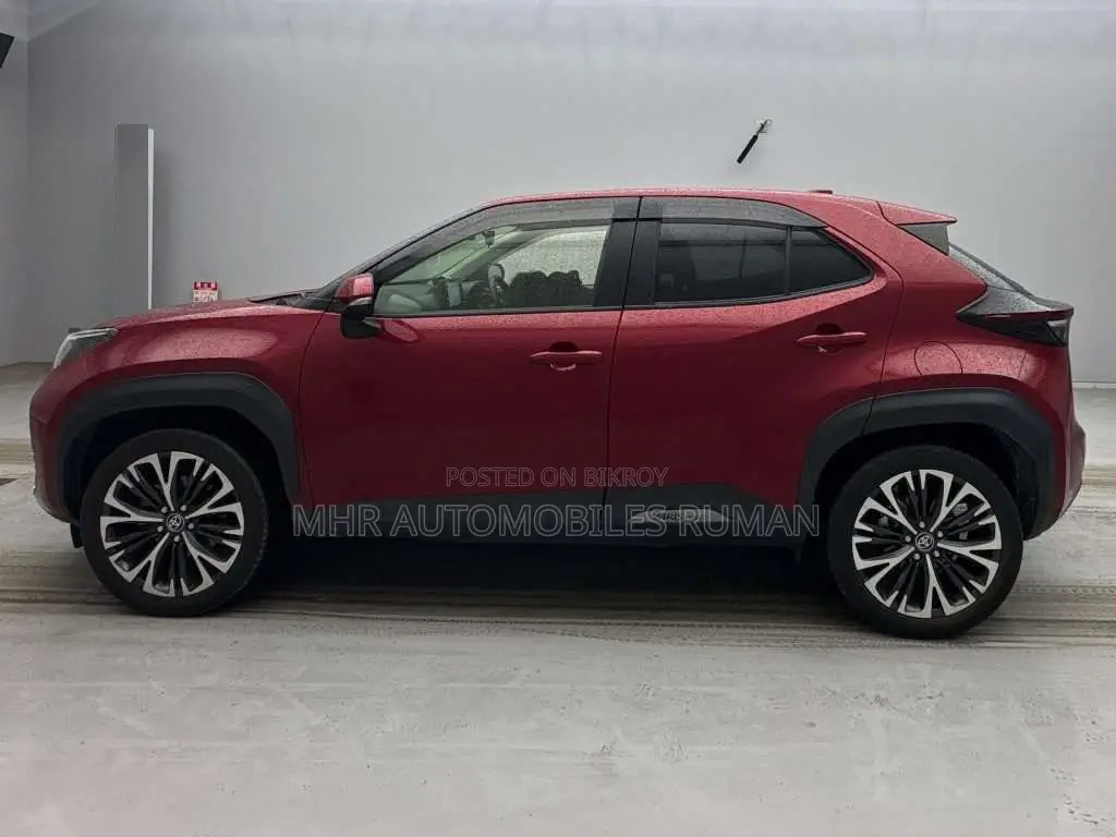 Toyota Yaris Cross 1.5 Hybrid FWD 2021 Red