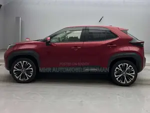 Toyota Yaris Cross 1.5 Hybrid FWD 2021 Red