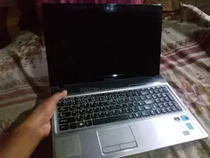 Laptop Lenovo IdeaPad Z560 6GB Intel Core i3 SSD 128GB