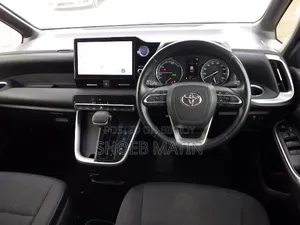 Toyota Noah 2022 Pearl