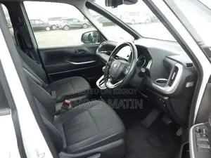 Toyota Noah 2022 Pearl