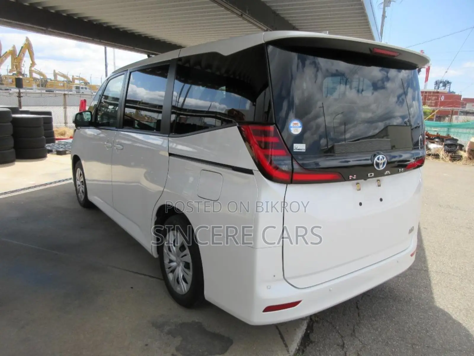 Toyota Noah 2022 Pearl