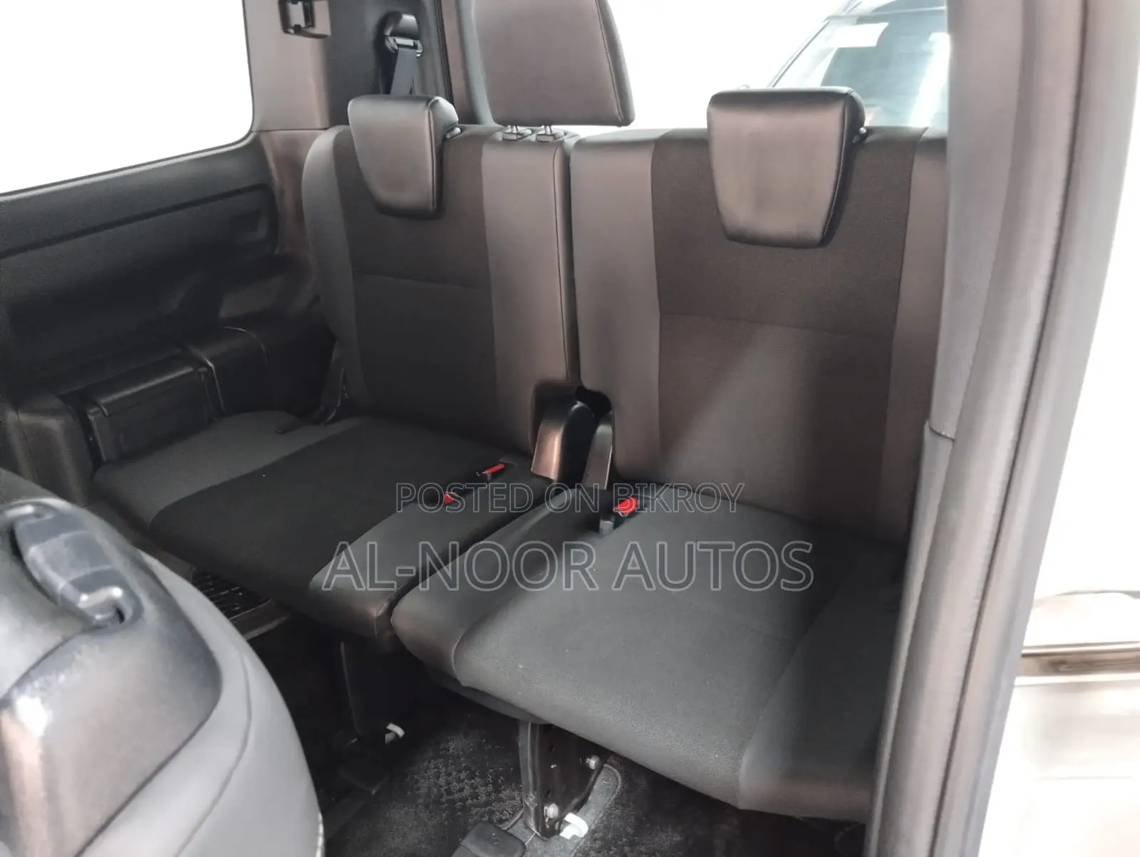 Toyota Noah 2021 Pearl