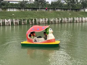 মিকি মাউস প্যাডেল বোট