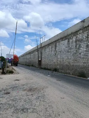 Sector-28, South Face 3 Katha Plot Sale