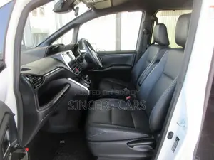 Toyota Esquire ২০২১ পার্ল