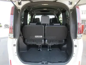 Toyota Esquire ২০২১ পার্ল