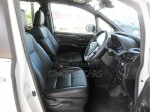 Toyota Esquire ২০২১ পার্ল